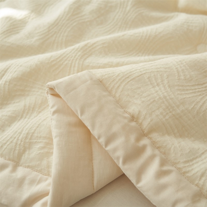 91家纺网 家纺一手货源 找家纺 金鹰 2025新款A类纯棉水洗棉三层流年提花大豆夏被四件套 流年-奶白