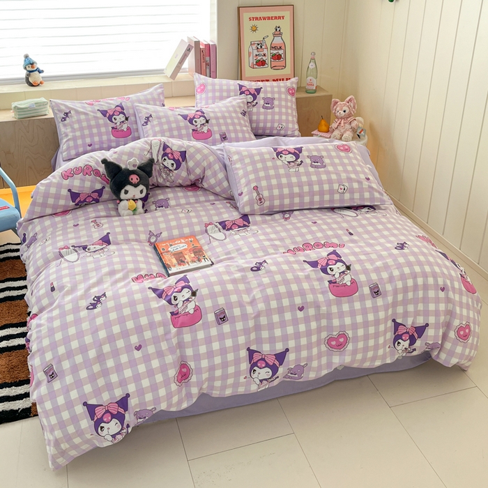 91家纺网 家纺一手货源 找家纺 博雅 2025新款三丽鸥卡通全棉印花小版四件套 小方格库洛米