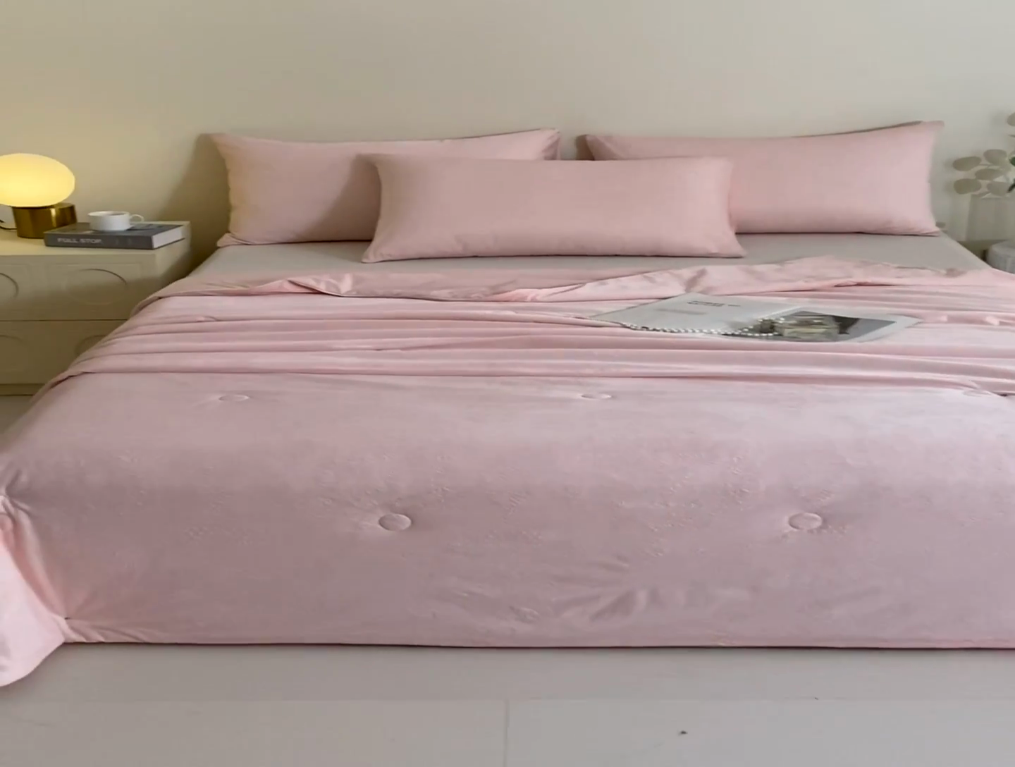 91家纺网 家纺一手货源 找家纺 品乐家纺 2025新款凉感A类可水洗抗菌冰冰被夏被夏凉被空调被被子被芯 冰冰被粉纹+米