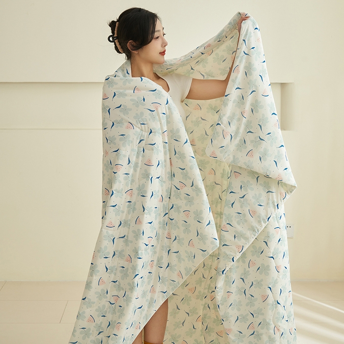 91家纺网 家纺一手货源 找家纺 畅销被业 2025新款凉感丝卡通系列印花夏被 顶呱呱