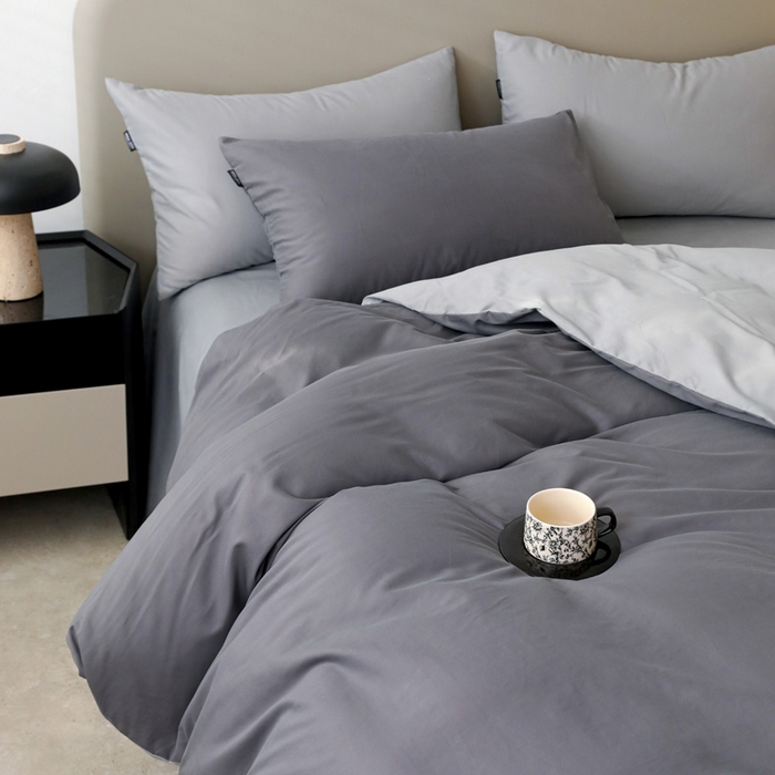 91家纺网 家纺一手货源 找家纺 2025年纯色双拼60支纯棉被套 深灰+浅灰