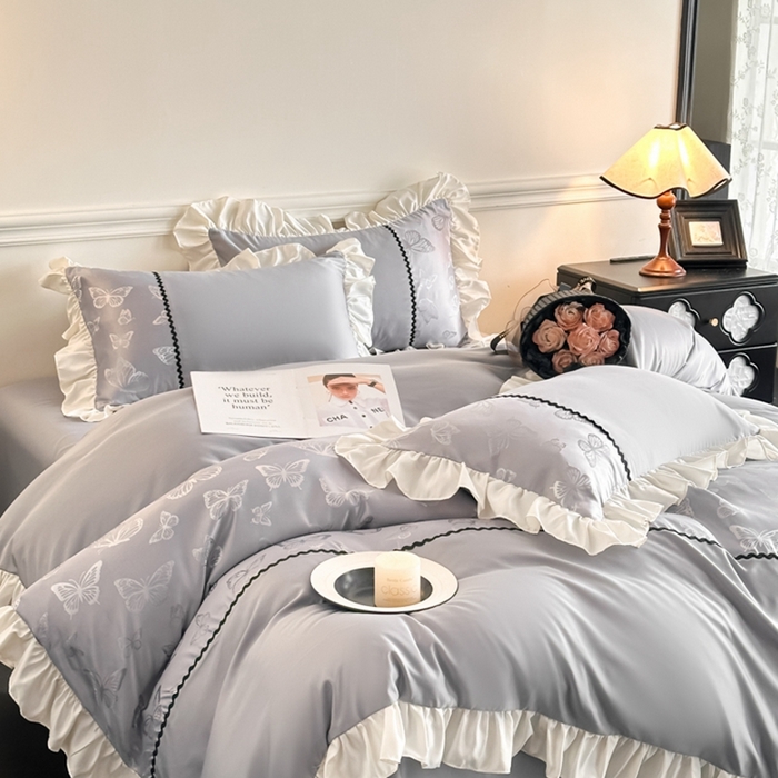 91家纺网 家纺一手货源 找家纺 米彩家纺 2025新款A类水洗真丝亮光浮雕花边四件套 浅灰