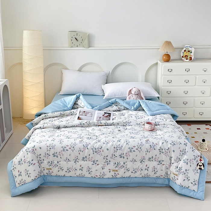 91家纺网 家纺一手货源 找家纺 宜家坊 2025新款全棉夏被碎花卡通小清新简约纯棉夏凉被夏被四件套三件套 叶情并茂