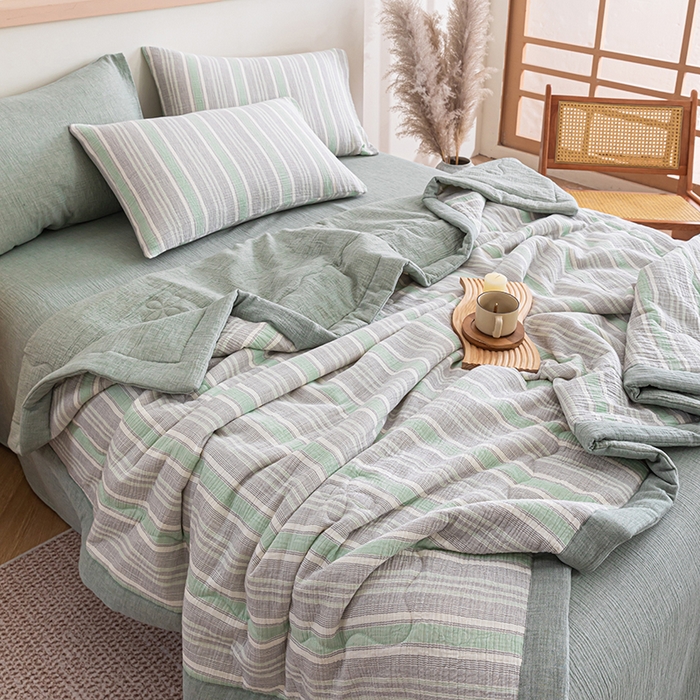 91家纺网 家纺一手货源 找家纺 吾诺 2025 全棉色织泡泡棉双层纱夏被大豆夏被全棉夏被四件套被子被芯 绿灰条
