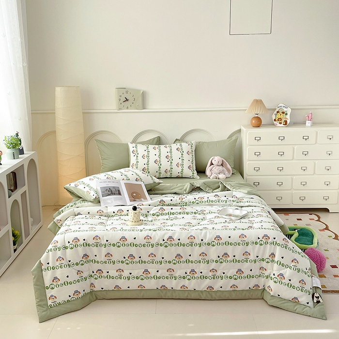 91家纺网 家纺一手货源 找家纺 宜家坊 2025新款全棉夏被碎花卡通小清新简约纯棉夏凉被夏被四件套三件套 字母狗