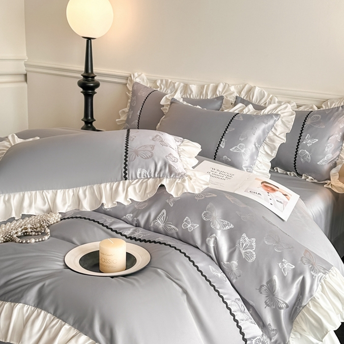 91家纺网 家纺一手货源 找家纺 米彩家纺 2025新款A类水洗真丝亮光浮雕花边四件套 浅灰