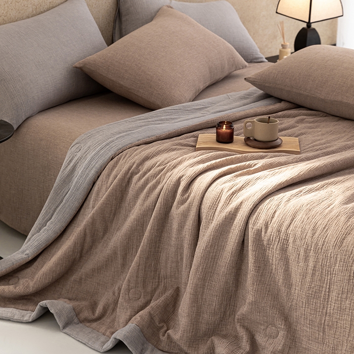 91家纺网 家纺一手货源 找家纺 吾诺 2025 纯色全棉泡泡双层纱夏被大豆夏被子被芯夏被四件套夏凉被空调被 奶茶棕