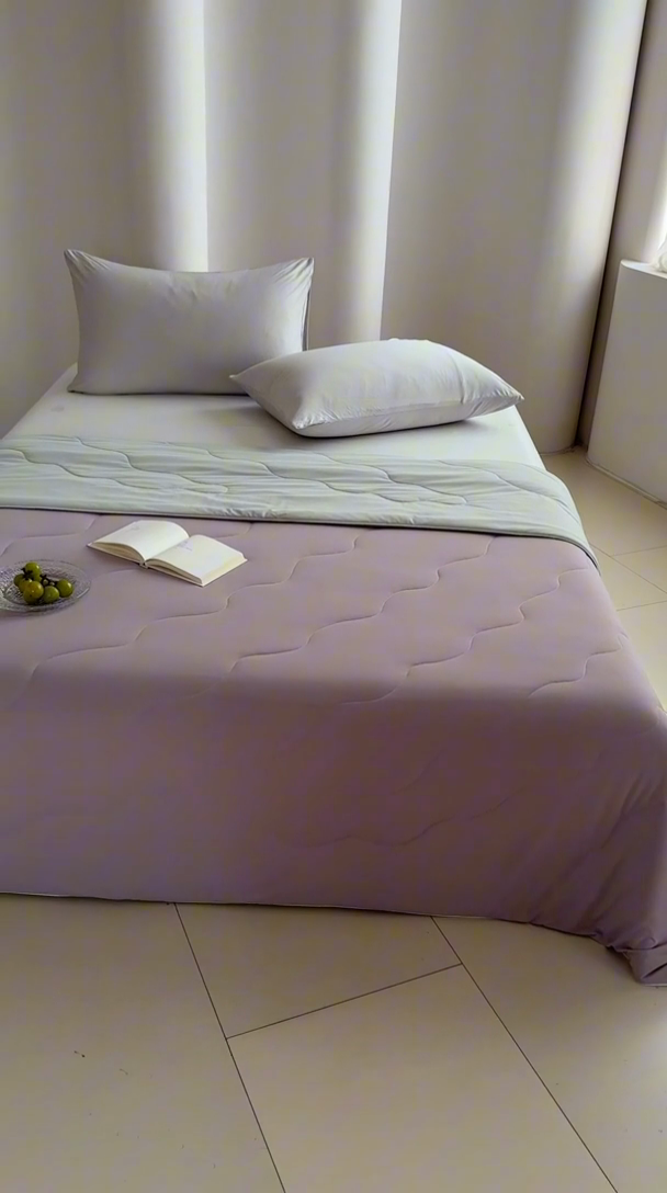 91家纺网 家纺一手货源 找家纺 丽卡家纺2025新款好爽鸭锦氨凉感夏被子被芯 藕紫+浅灰