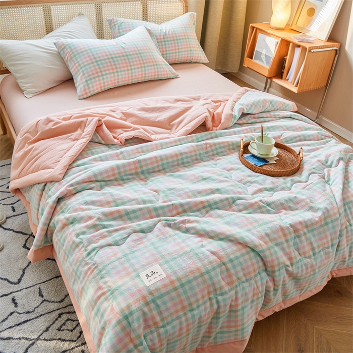 91家纺网 家纺一手货源 找家纺 2025新款A类纯棉水洗棉色织棉花夏被四件套全棉空调被夏凉被 冰激凌格