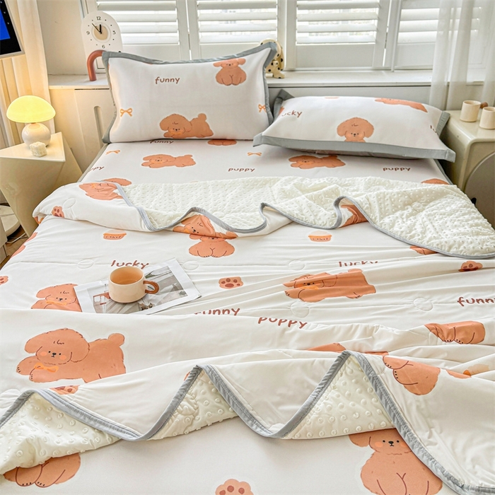 91家纺网 家纺一手货源 找家纺 雯豆2025夏季新品冰丝碳光凉席+凉感丝印花夏被四件套卡通小清新绑带席子四件套 冰丝夏被四件套-胖嘟嘟