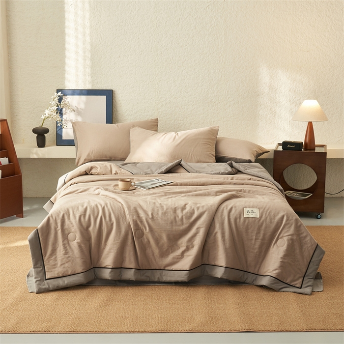 91家纺网 家纺一手货源 找家纺 2025新款新款A类纯棉双层纱大豆夏被四件套全棉空调被 浅驼色