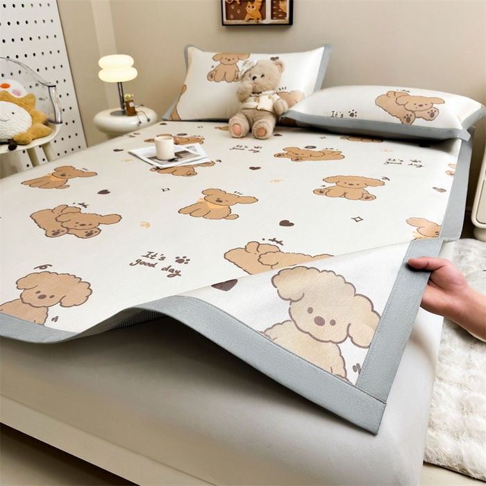 91家纺网 家纺一手货源 找家纺 雯豆2025夏季新品冰藤印花凉席三件套平铺绑带款冰丝凉席三件套 冰藤席-绑带款-阳光狗