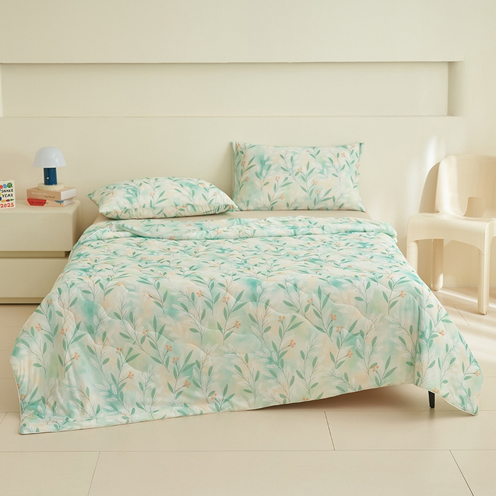 91家纺网 家纺一手货源 找家纺 畅销被业 2025新款凉感丝卡通系列印花夏被 绿风铃