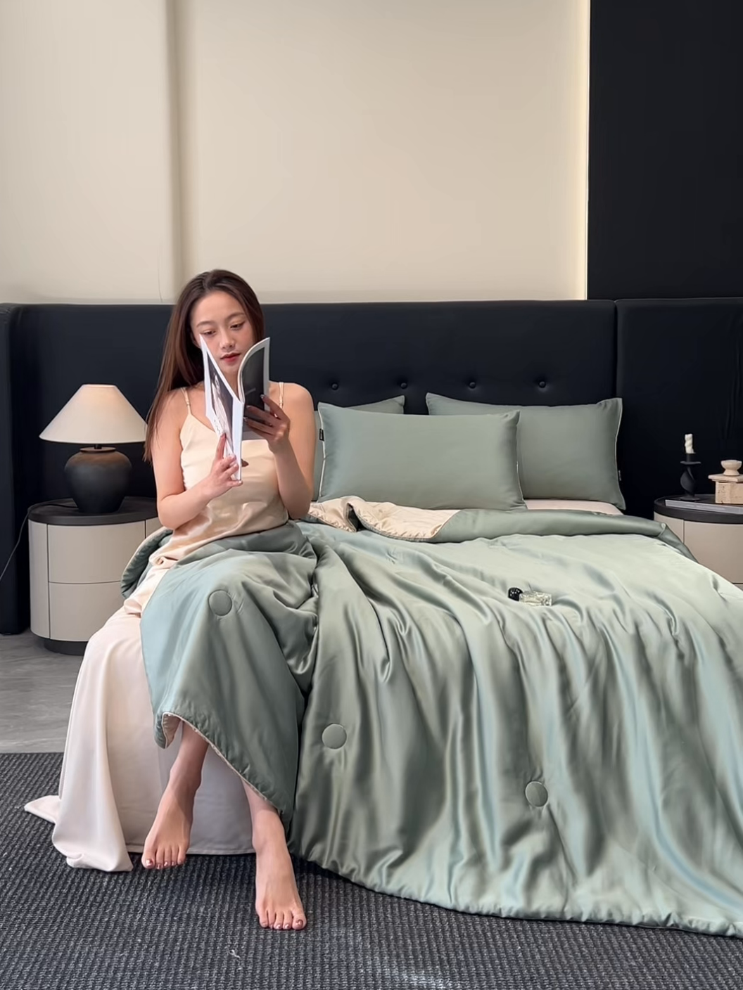 91家纺网 家纺一手货源 找家纺 金鹰 2025新款A类莱赛尔50天丝拼色空调被大豆夏被四件套 翡翠绿