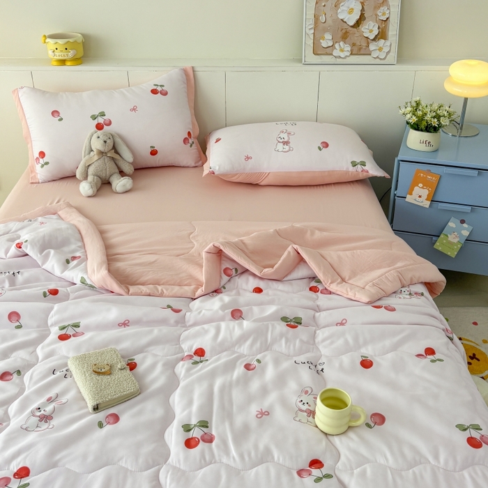 91家纺网 家纺一手货源 找家纺 梦舒羽2025新款小清新系列水洗棉夏被 缦粉樱桃