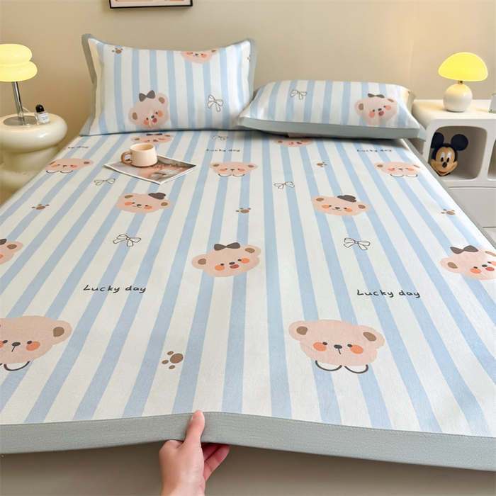 91家纺网 家纺一手货源 找家纺 雯豆2025夏季新品冰藤印花凉席三件套平铺绑带款冰丝凉席三件套 冰藤席-绑带款-熊先生