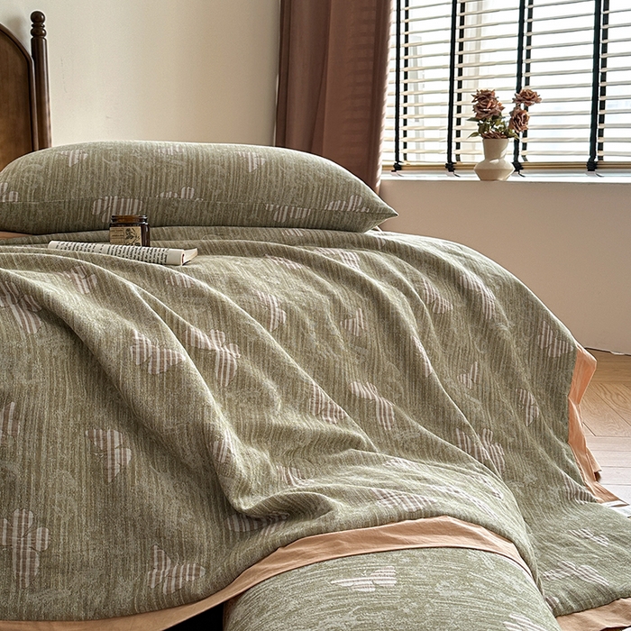 91家纺网 家纺一手货源 找家纺 吾诺 2025 全棉色织提花三层纱大豆夏被全棉夏被子被芯空调被夏凉被 蝶舞-绿