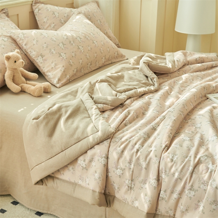 91家纺网 家纺一手货源 找家纺 金鹰 2025新款A类纯棉双层纱大豆夏被四件套全棉夏凉被空调被 浪漫回忆