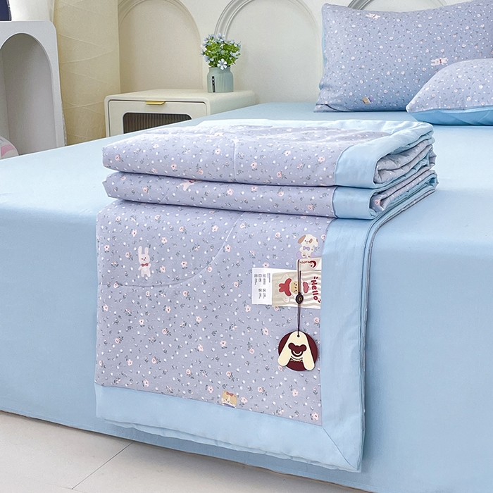 91家纺网 家纺一手货源 找家纺 宜家坊 2025新款全棉夏被碎花卡通小清新简约纯棉夏凉被夏被四件套三件套 嘉兰