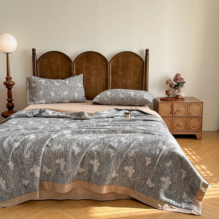 91家纺网 家纺一手货源 找家纺 吾诺 2025 全棉色织提花三层纱大豆夏被全棉夏被子被芯空调被夏凉被 蝶舞-灰