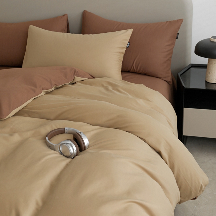 91家纺网 家纺一手货源 找家纺 2025年纯色双拼60支纯棉被套 卡其+亚麻咖