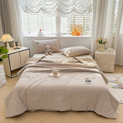 大境2025新款专版纯棉色织水洗棉刺绣全棉夏被四件套夏凉被 篮球小熊-格子咖