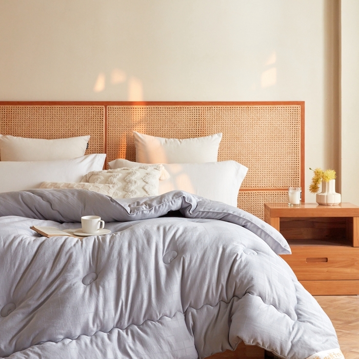 91家纺网 家纺一手货源 找家纺 易睡 2025新款提花大豆被 灰色