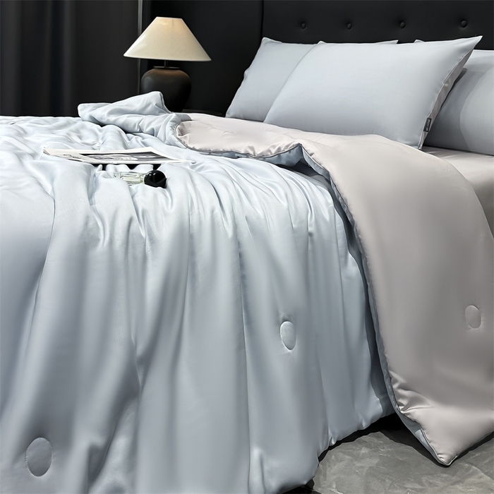 91家纺网 家纺一手货源 找家纺 金鹰 2025新款A类莱赛尔50天丝拼色空调被大豆夏被四件套 天蓝