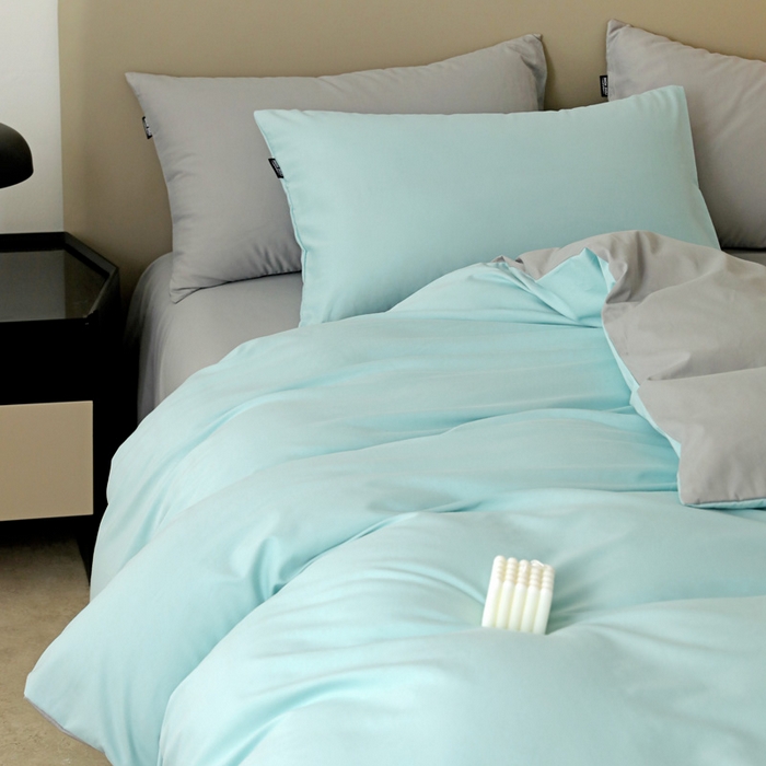 91家纺网 家纺一手货源 找家纺 2025年纯色双拼60支纯棉被套 婴儿蓝+浅灰