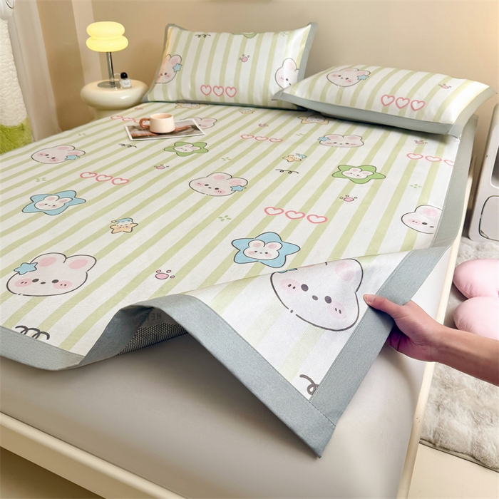 91家纺网 家纺一手货源 找家纺 雯豆2025夏季新品冰藤印花凉席三件套平铺绑带款冰丝凉席三件套 冰藤席-绑带款-阳光兔