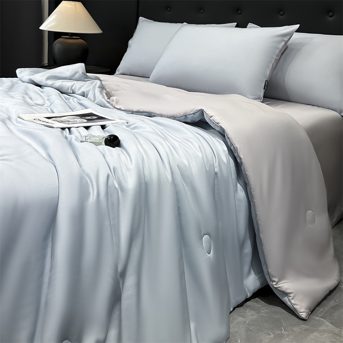 91家纺网 家纺一手货源 找家纺 金鹰 2025新款A类莱赛尔50天丝拼色空调被大豆夏被四件套 天蓝