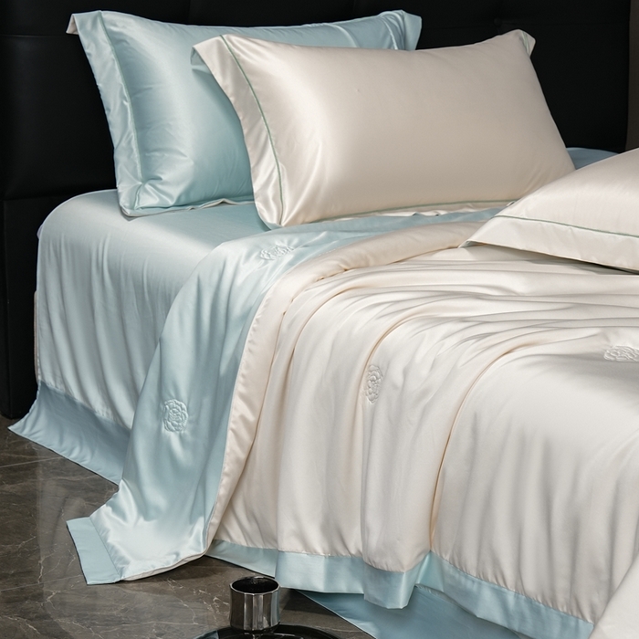 91家纺网 家纺一手货源 找家纺 丽卡家纺 2025新款凉爽鸭天丝夏被四件套 奶油玉+水绿