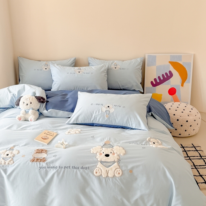 91家纺网 家纺一手货源 找家纺 2025新款全棉水洗棉贴布卡通四件套-泡芙狗狗  泡芙狗狗-蓝