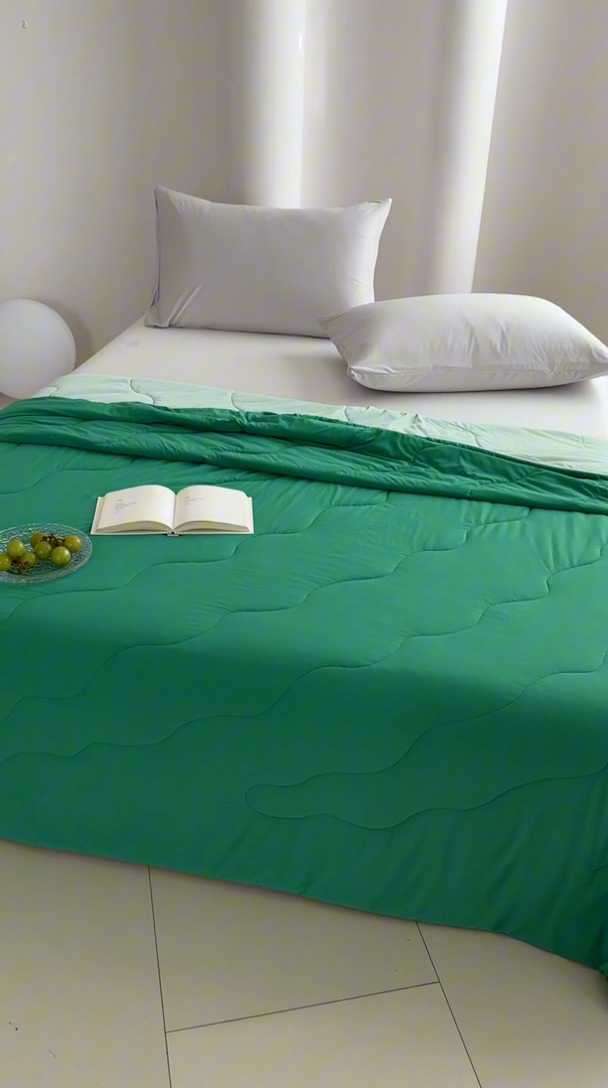 91家纺网 家纺一手货源 找家纺 丽卡家纺2025新款好爽鸭锦氨凉感夏被子被芯 翌绿+水绿