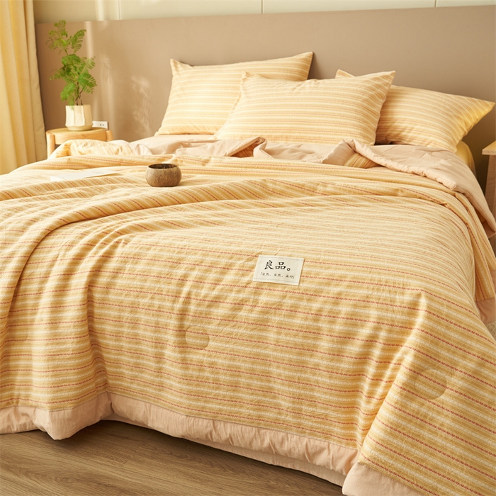 91家纺网 家纺一手货源 找家纺 金鹰 2025新款A类纯棉提花条纹水洗棉大豆全棉夏被空调被四件套 条纹-米黄