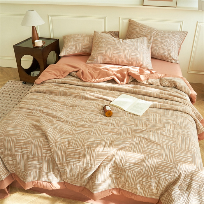 91家纺网 家纺一手货源 找家纺 金鹰 2025新款A类纯棉提花水洗棉全棉空调被大豆夏被四件套 米卡格-粉红