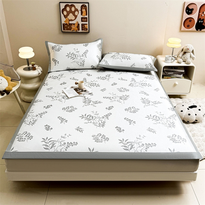 91家纺网 家纺一手货源 找家纺 雯豆2025夏季新品冰藤印花凉席三件套平铺绑带款冰丝凉席三件套 冰藤席-绑带款-赛里木花语