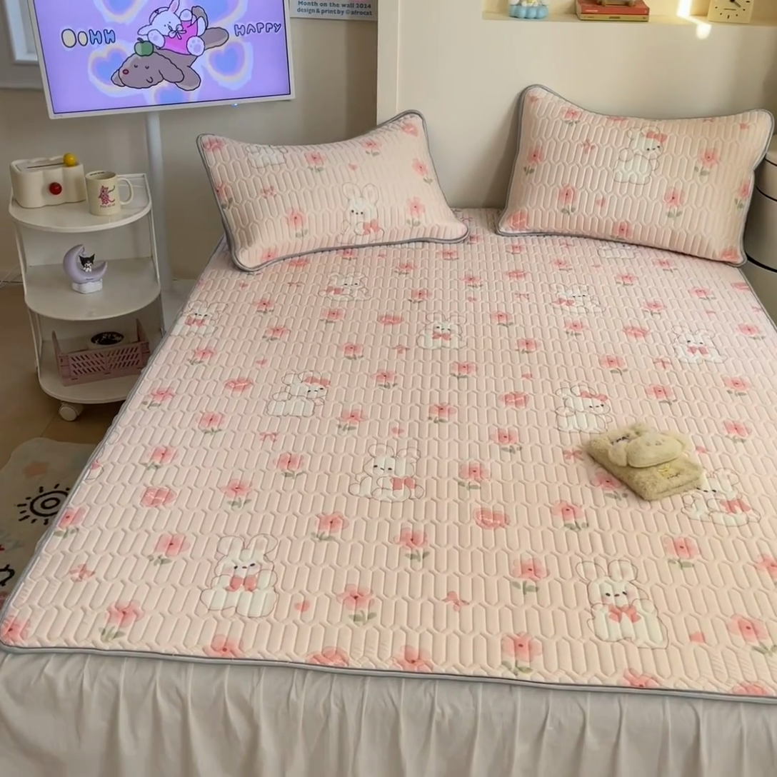 91家纺网 家纺一手货源 找家纺 川悦生活 2025新款小阪凉感丝印花凉席 香甜小兔