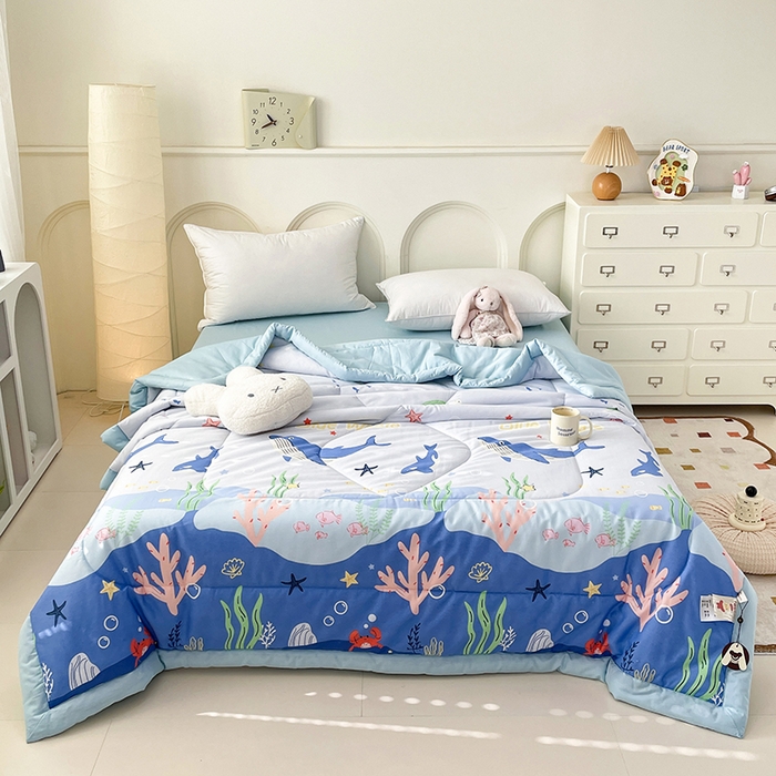 91家纺网 家纺一手货源 找家纺 宜家坊 2025新款全棉夏被碎花卡通小清新简约纯棉夏凉被夏被四件套三件套 鲸鱼