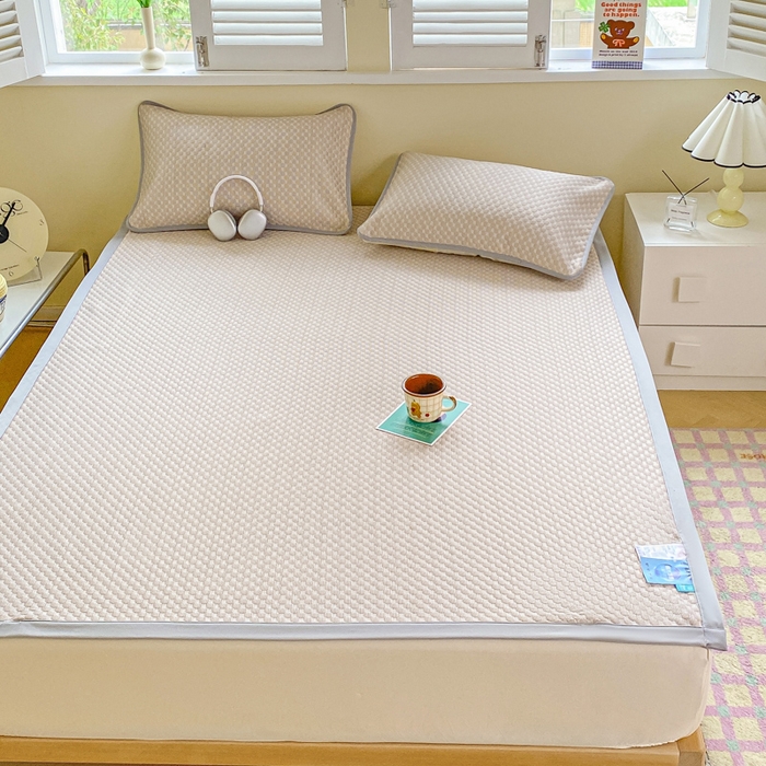 91家纺网 家纺一手货源 找家纺 缦卡琳家纺 2025新款按摩豆豆凉席三件套 咖色