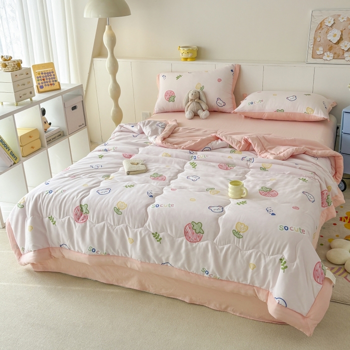 91家纺网 家纺一手货源 找家纺 梦舒羽2025新款小清新系列水洗棉夏被 草莓日记