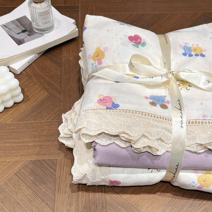 91家纺网 家纺一手货源 找家纺 荣轩家居 2025新款全棉双层纱镂空花边工艺款四件套心动手稿