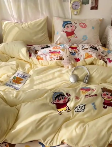 91家纺网 家纺一手货源 找家纺 一霖家纺 2025新款2025新款高克重云朵棉数码印花＋毛巾绣四件套新新与葵葵