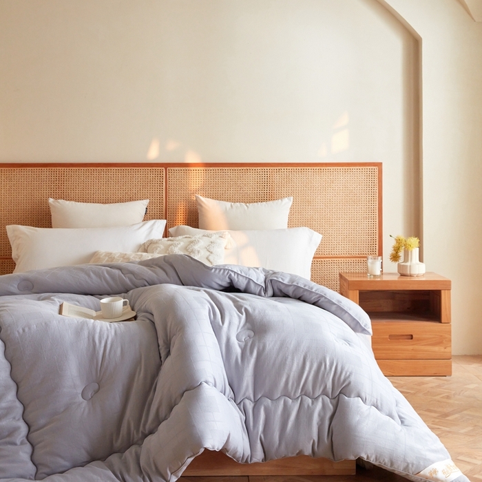 91家纺网 家纺一手货源 找家纺 易睡 2025新款提花大豆被 灰色