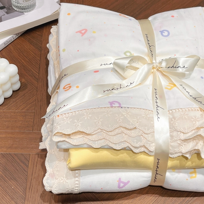 91家纺网 家纺一手货源 找家纺 荣轩家居 2025新款全棉双层纱镂空花边工艺款四件套晴日砂糖