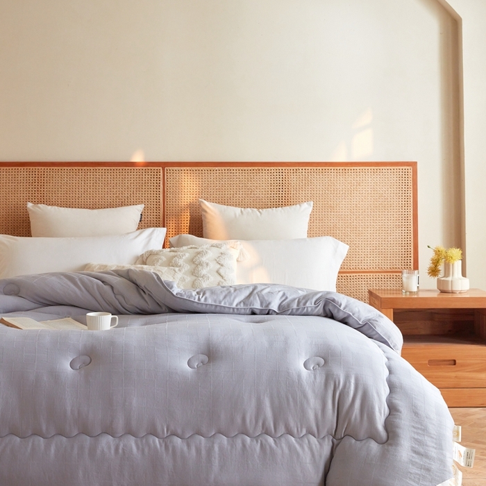 91家纺网 家纺一手货源 找家纺 易睡 2025新款提花大豆被 灰色