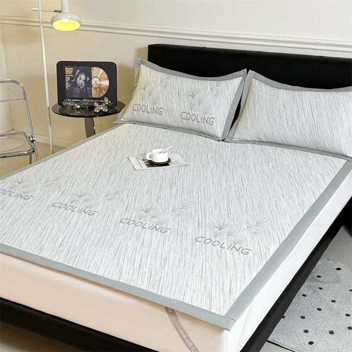 91家纺网 家纺一手货源 找家纺 （总）雯豆2025中分子PE凉感冰丝凉席三件套平铺绑带款席子