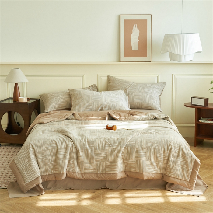 91家纺网 家纺一手货源 找家纺 金鹰 2025新款A类纯棉提花水洗棉全棉空调被大豆夏被四件套 米卡格-卡其