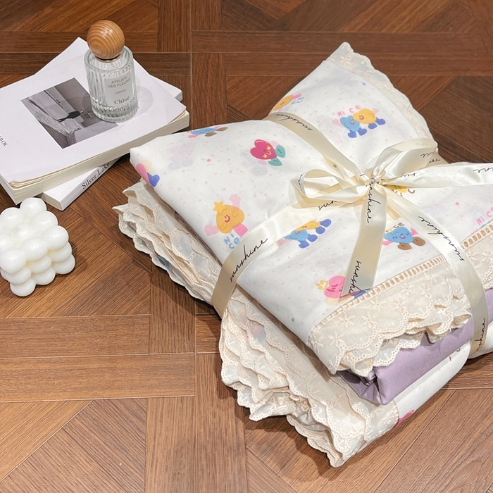 91家纺网 家纺一手货源 找家纺 荣轩家居 2025新款全棉双层纱镂空花边工艺款四件套心动手稿