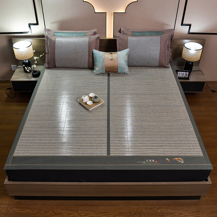 91家纺网 家纺一手货源 找家纺 苏迪凉席竹席2025新款竹席凉席冰丝席碳化双面印花藤草席 艾草-灰木纹